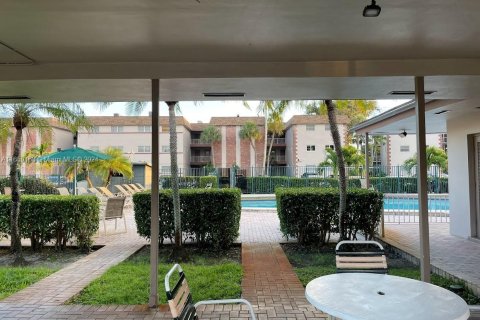 Condo in Davie, Florida, 1 bedroom  № 1345820 - photo 15