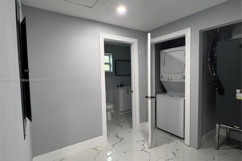 Villa ou maison à louer à Miami, Floride: 3 chambres, 304.07 m2 № 1358986 - photo 10