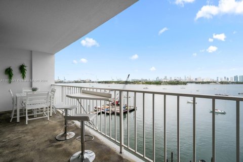 Copropriété à louer à Miami Beach, Floride: 2 chambres, 114.64 m2 № 1348497 - photo 1