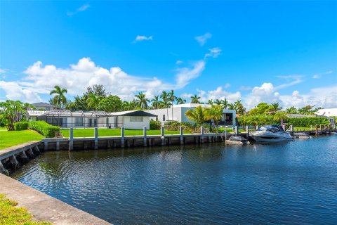 Villa ou maison à louer à Hallandale Beach, Floride: 2 chambres, 159.33 m2 № 1348970 - photo 7