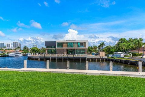 Villa ou maison à louer à Hallandale Beach, Floride: 2 chambres, 159.33 m2 № 1348970 - photo 6