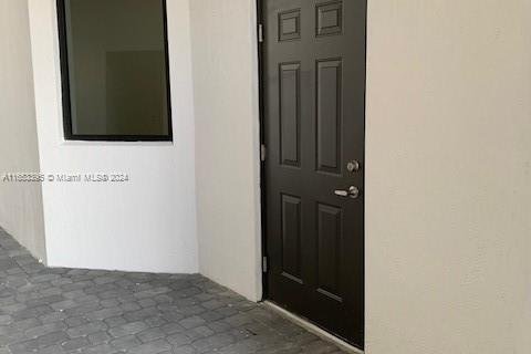 Condo in Miami, Florida, 3 bedrooms  № 1348496 - photo 7