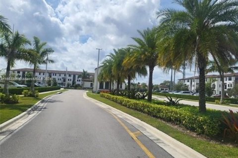 Copropriété à louer à Miami, Floride: 3 chambres, 128.58 m2 № 1348496 - photo 2