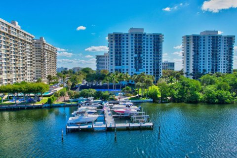 Condo in Boca Raton, Florida, 3 bedrooms  № 1029411 - photo 9