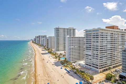 Condo in Fort Lauderdale, Florida, 2 bedrooms  № 1222656 - photo 2