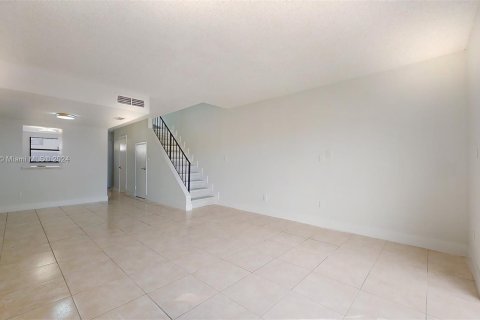 Townhouse in Miami, Florida 2 bedrooms, 91.04 sq.m. № 1372458 - photo 12