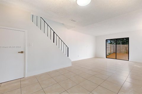 Townhouse in Miami, Florida 2 bedrooms, 91.04 sq.m. № 1372458 - photo 14