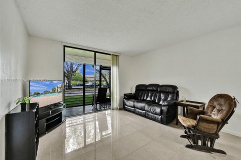 Copropriété à vendre à Pembroke Pines, Floride: 2 chambres, 94.85 m2 № 1074127 - photo 13