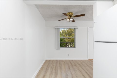 Copropriété à vendre à Pembroke Pines, Floride: 2 chambres, 88.54 m2 № 1074201 - photo 27