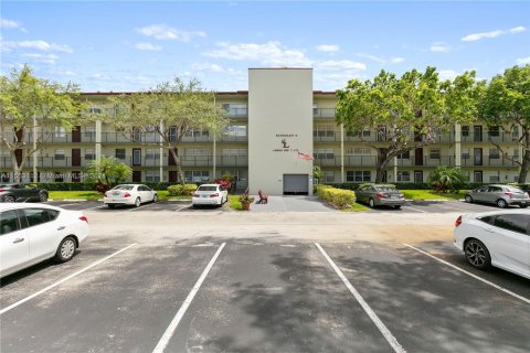 Copropriété à vendre à Pembroke Pines, Floride: 2 chambres, 88.54 m2 № 1074201 - photo 12