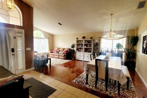 Villa ou maison à vendre à Kissimmee, Floride: 4 chambres, 181.81 m2 № 1300672 - photo 5