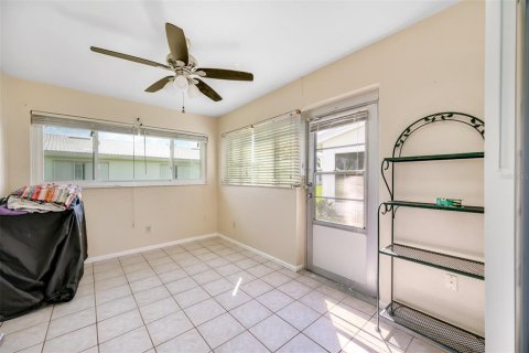 Condominio en venta en Pinellas Park, Florida, 2 dormitorios, 145.86 m2 № 1402137 - foto 30