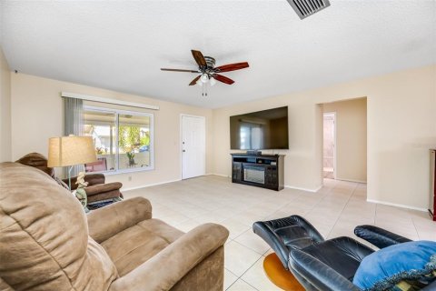 Condominio en venta en Pinellas Park, Florida, 2 dormitorios, 145.86 m2 № 1402137 - foto 21