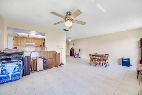 Condominio en venta en Pinellas Park, Florida, 2 dormitorios, 145.86 m2 № 1402137 - foto 28