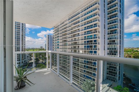 Copropriété à vendre à Aventura, Floride: 2 chambres, 112.69 m2 № 1282196 - photo 17