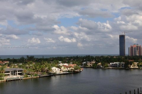 Copropriété à vendre à Aventura, Floride: 2 chambres, 112.69 m2 № 1282196 - photo 14