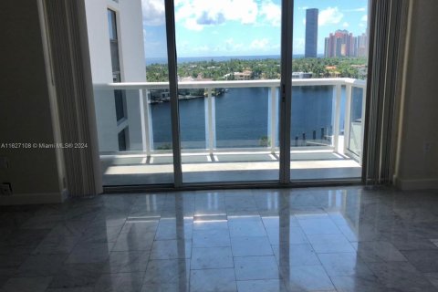 Copropriété à vendre à Aventura, Floride: 2 chambres, 112.69 m2 № 1282196 - photo 10