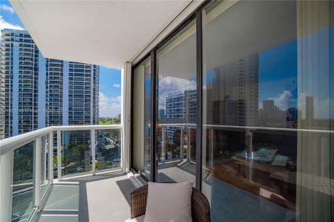 Copropriété à vendre à Aventura, Floride: 2 chambres, 112.69 m2 № 1282196 - photo 19