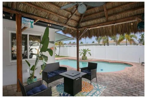 House in Hollywood, Florida 3 bedrooms, 133.31 sq.m. № 1208861 - photo 2