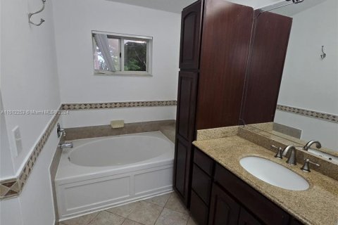 Copropriété à vendre à Pembroke Pines, Floride: 3 chambres, 136.38 m2 № 1209784 - photo 13