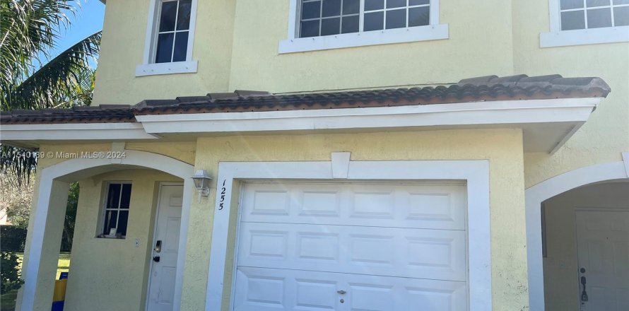 Townhouse in West Palm Beach, Florida 3 bedrooms, 156.91 sq.m. № 1037727