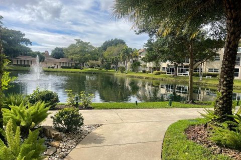 Condo in Lauderdale Lakes, Florida, 1 bedroom  № 1027107 - photo 2