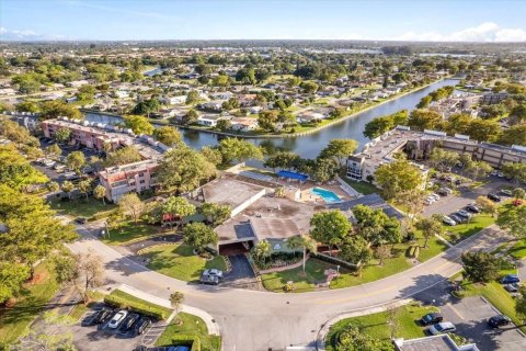 Condo in Tamarac, Florida, 1 bedroom  № 1077038 - photo 3