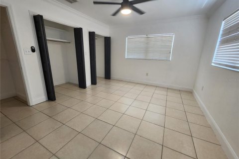 Casa en venta en Tampa, Florida, 5 dormitorios, 252.97 m2 № 1064070 - foto 20