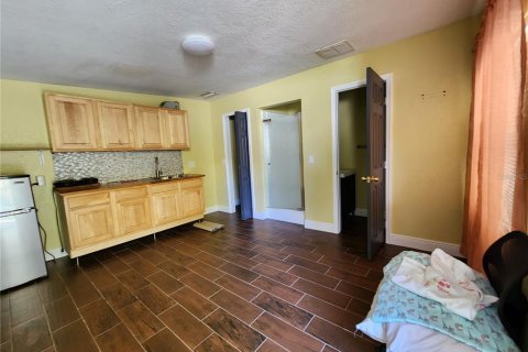 Casa en venta en Tampa, Florida, 5 dormitorios, 252.97 m2 № 1064070 - foto 8