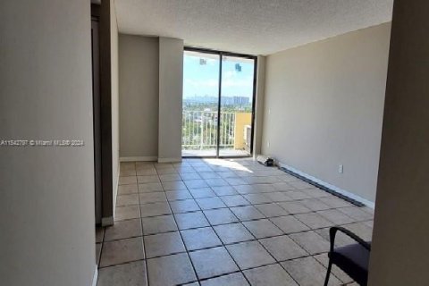 Copropriété à vendre à North Miami, Floride: 2 chambres, 83.98 m2 № 1040400 - photo 6