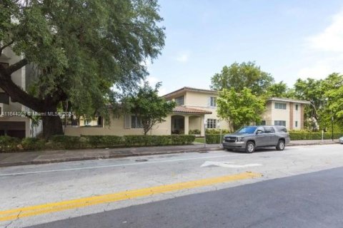 Commercial property in Coral Gables, Florida 467.21 sq.m. № 1325540 - photo 2