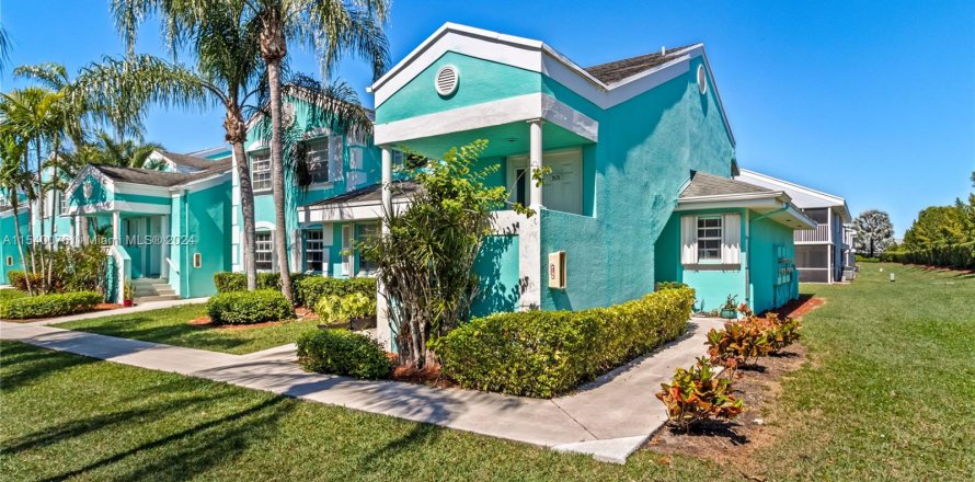 Condominio en Homestead, Florida, 2 dormitorios  № 1033514