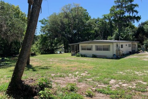 House in Fruitland Park, Florida 2 bedrooms, 80.27 sq.m. № 1346459 - photo 1