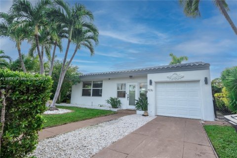 Villa ou maison à vendre à North Bay Village, Floride: 3 chambres, 133.78 m2 № 1305113 - photo 18