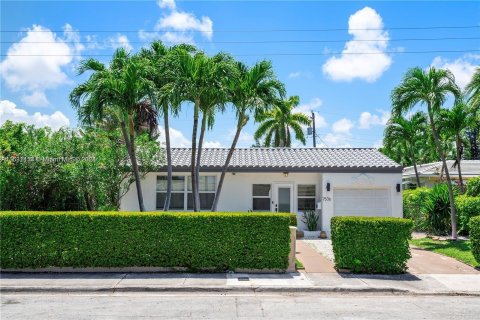 Villa ou maison à vendre à North Bay Village, Floride: 3 chambres, 133.78 m2 № 1305113 - photo 1