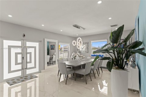 Casa en venta en Miami, Florida, 5 dormitorios, 314.01 m2 № 1305114 - foto 20