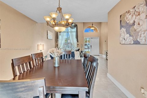 Villa ou maison à vendre à Pembroke Pines, Floride: 4 chambres, 202.06 m2 № 1402786 - photo 8