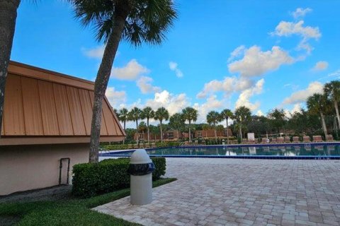 Touwnhouse à vendre à West Palm Beach, Floride: 2 chambres, 114.83 m2 № 1225898 - photo 4