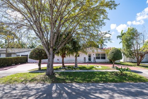 Villa ou maison à vendre à North Miami Beach, Floride: 4 chambres, 191.1 m2 № 1037313 - photo 1
