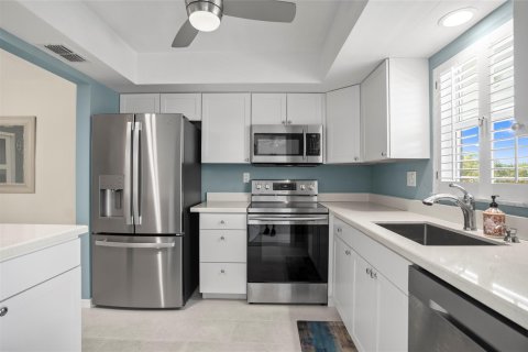 Condo in Fort Lauderdale, Florida, 2 bedrooms  № 1226936 - photo 13