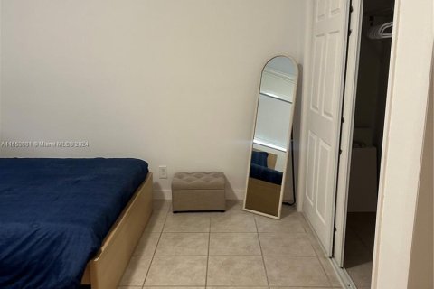 Copropriété à louer à Hallandale Beach, Floride: 1 chambre, 64.1 m2 № 1347816 - photo 11