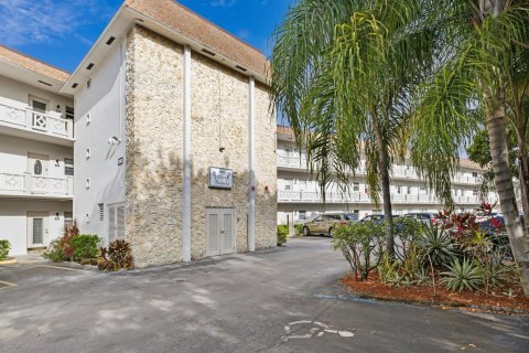 Copropriété à vendre à Lauderdale Lakes, Floride: 2 chambres, 87.7 m2 № 1080541 - photo 21