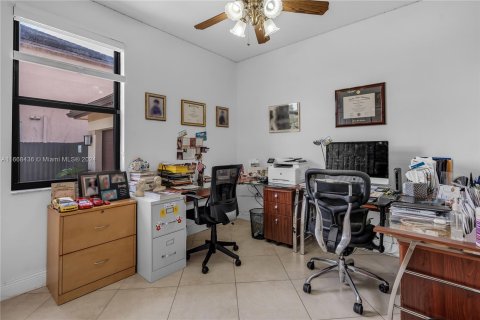 Casa en venta en Miami, Florida, 4 dormitorios, 147.06 m2 № 1398097 - foto 26