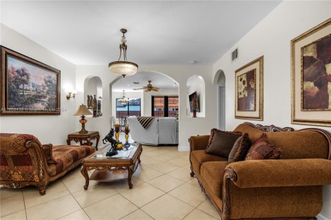 Casa en venta en Miami, Florida, 4 dormitorios, 147.06 m2 № 1398097 - foto 10