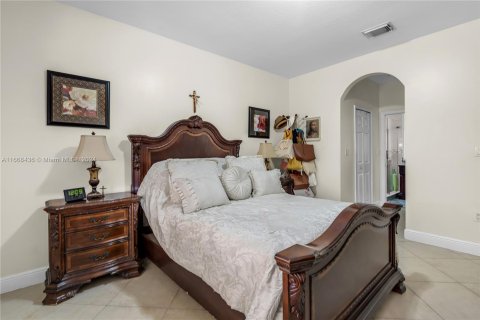 Casa en venta en Miami, Florida, 4 dormitorios, 147.06 m2 № 1398097 - foto 21