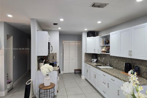 Casa en venta en Miami, Florida, 3 dormitorios, 123.47 m2 № 1398095 - foto 6