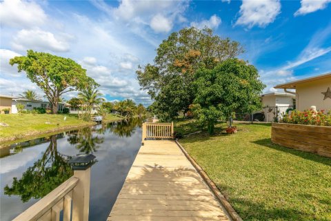 Villa ou maison à vendre à Margate, Floride: 2 chambres, 173.82 m2 № 1018168 - photo 9