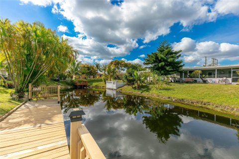 Villa ou maison à vendre à Margate, Floride: 2 chambres, 173.82 m2 № 1018168 - photo 12