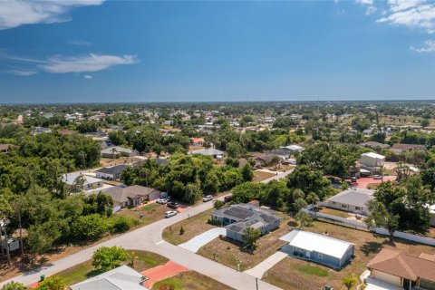 House in Punta Gorda, Florida 3 bedrooms, 166.48 sq.m. № 1202958 - photo 3