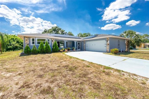 Villa ou maison à vendre à Punta Gorda, Floride: 3 chambres, 166.48 m2 № 1202958 - photo 1